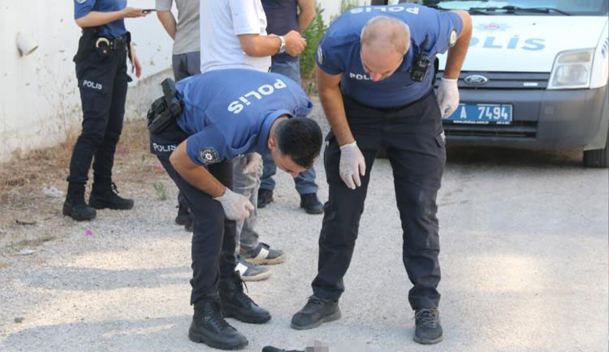 Korkunç cinayet: Önce kız arkadaşını, sonra kendini vurdu Korkunç cinayet: Önce kız arkadaşını, sonra kendini vurdu