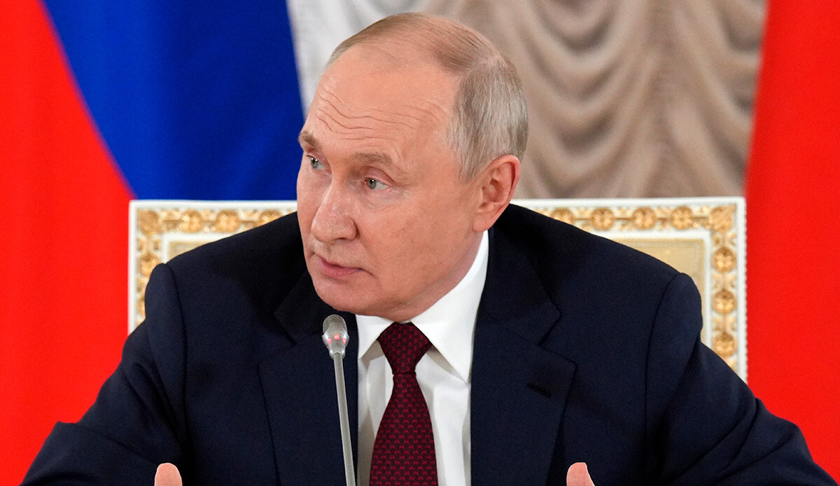Putin barış müzakerelerine sıcak baktığını söyledi Putin barış müzakerelerine sıcak baktığını söyledi