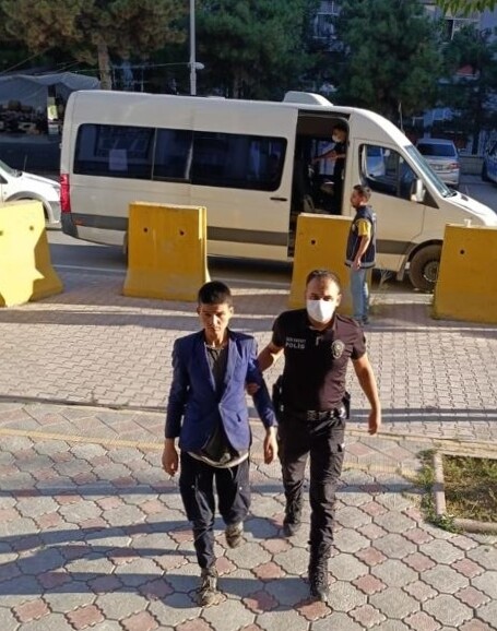 Malatya'da 34 düzensiz göçmen yakalandı! 2 şüpheli tutuklandı  Malatya- düzensiz göçmen