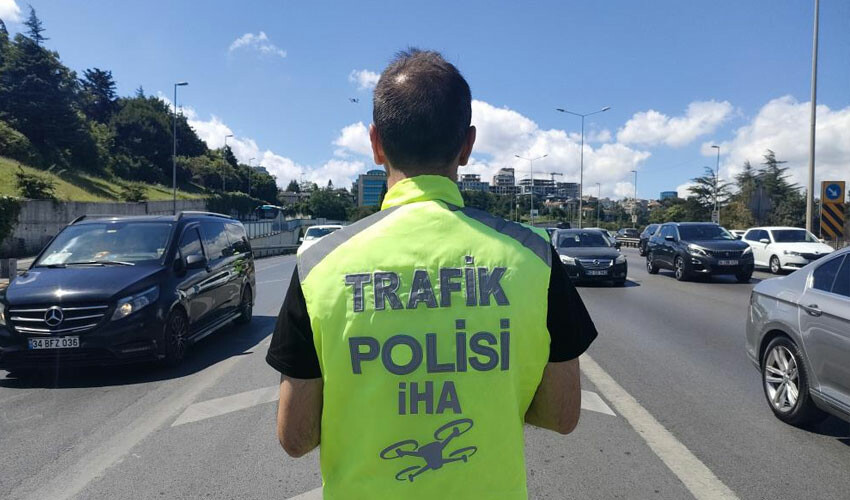 Dron destekli trafik denetimi: Sürücülere ceza yağdı Dron destekli trafik denetimi: Sürücülere ceza yağdı