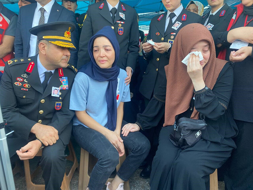 Alkollü sürücünün şehit ettiği astsubay Mustafa Tatlı son yolcuğuna uğurlandı Alkollü sürücünün şehit ettiği astsubay Mustafa Tatlı son yolcuğuna uğurlandı
