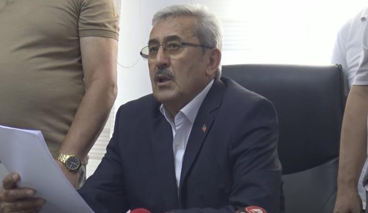 CHP’de istifa şoku: 9 meclis üyesi istifa etti CHP’de istifa şoku: 9 meclis üyesi istifa etti