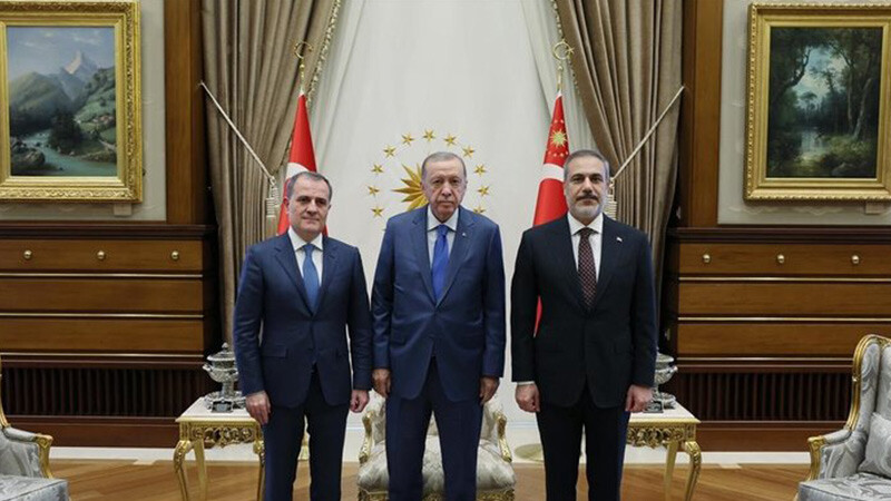 Sondakika! Cumhurbaşkanı Erdoğan Azerbaycan Dışişleri Bakanı Bayramov ile görüştü. Erdoğan'dan  Erdoğan-Ceyhun Bayramov- Hakan Fidan