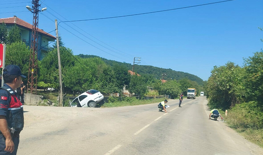 Direksiyon hakimiyetini kaybedince kanala uçtu Direksiyon hakimiyetini kaybedince kanala uçtu