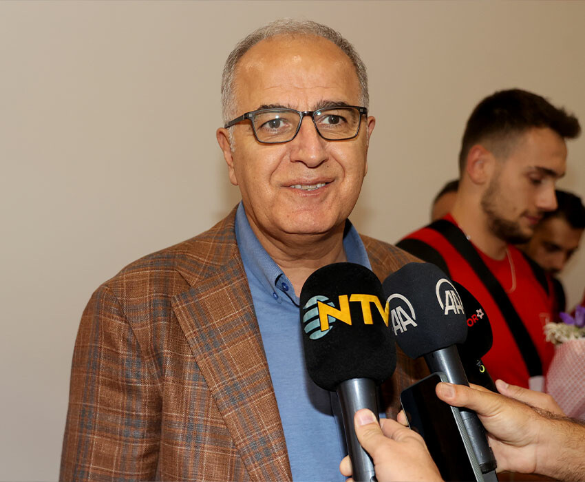 Şampiyonlar yurda döndü! A Milli Erkek Voleybol Takımı coşkuyla karşılandı Şampiyonlar yurda döndü! A Milli Erkek Voleybol Takımı coşkuyla karşılandı