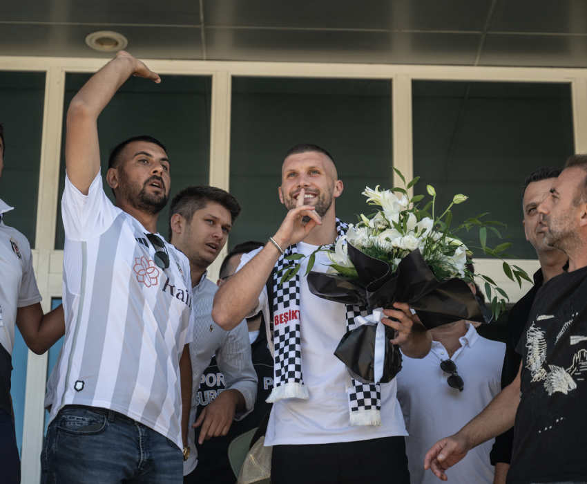 Beşiktaş Ante Rebic'i KAP'a bildirdi! Sözleşme detayları açıklandı Beşiktaş Ante Rebic'i KAP'a bildirdi! Sözleşme detayları açıklandı