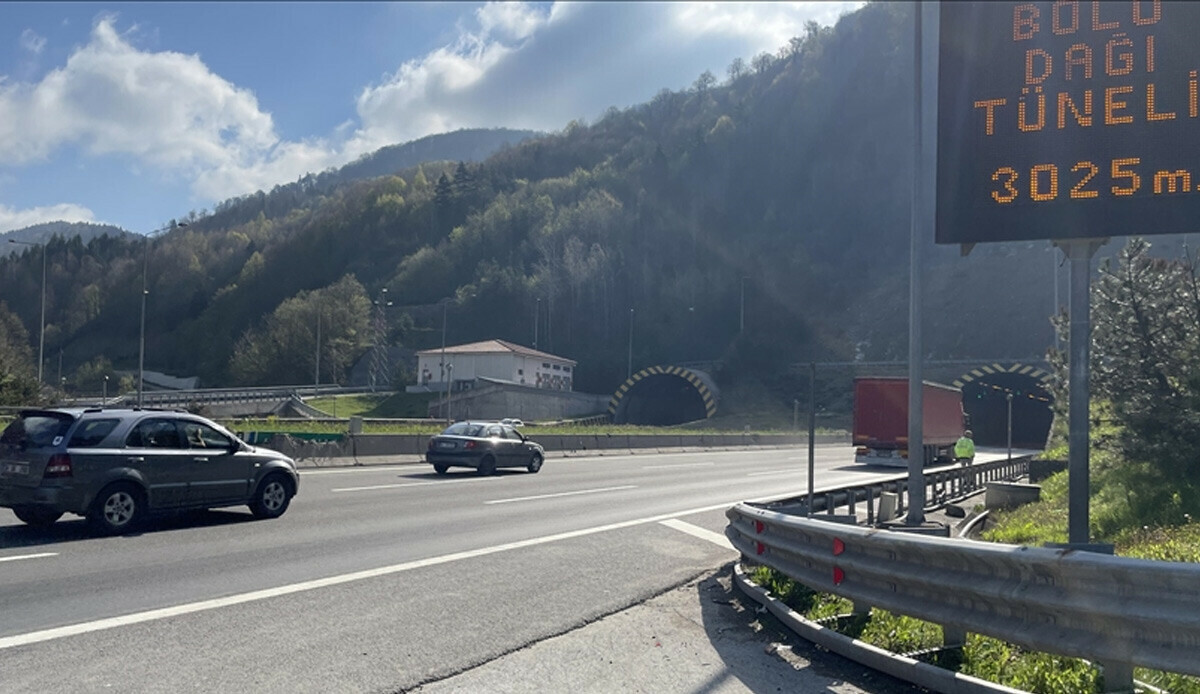Bolu Tüneli’ni kullanacaklar dikkat! Saat verildi, bakım çalışması başlıyor Bolu Tüneli’ni kullanacaklar dikkat! Saat verildi, bakım çalışması başlıyor