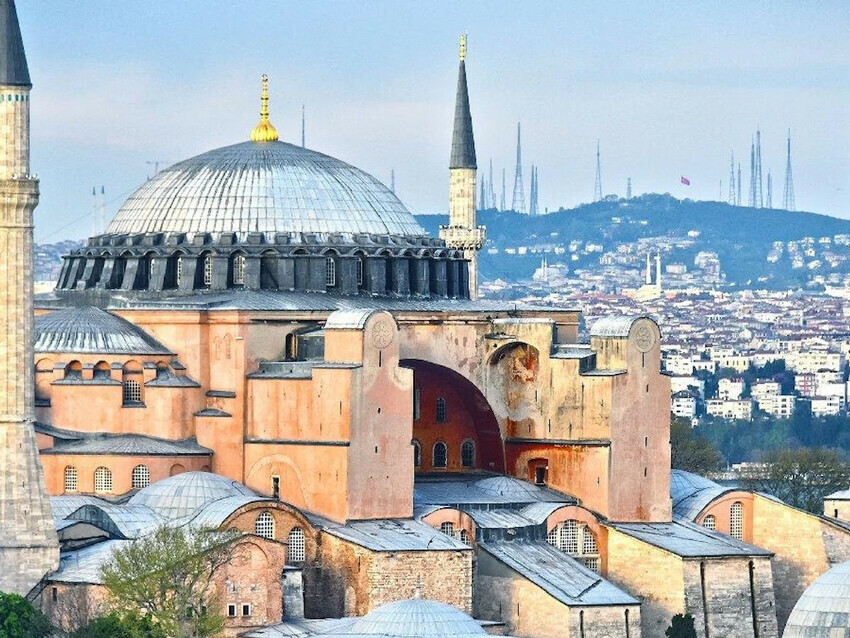 Ayasofya Camii ve Galata Kulesi’ne büyük restorasyon: 50 yıl sürecek Ayasofya Camii ve Galata Kulesi’ne büyük restorasyon: 50 yıl sürecek