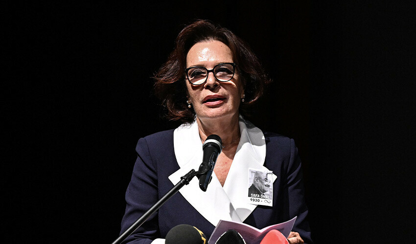 Usta senarist Safa Önal son yolculuğuna uğurlandı, cenazesine Yeşilçam’ın usta isimleri katıldı Usta senarist Safa Önal son yolculuğuna uğurlandı, cenazesine Yeşilçam’ın usta isimleri katıldı