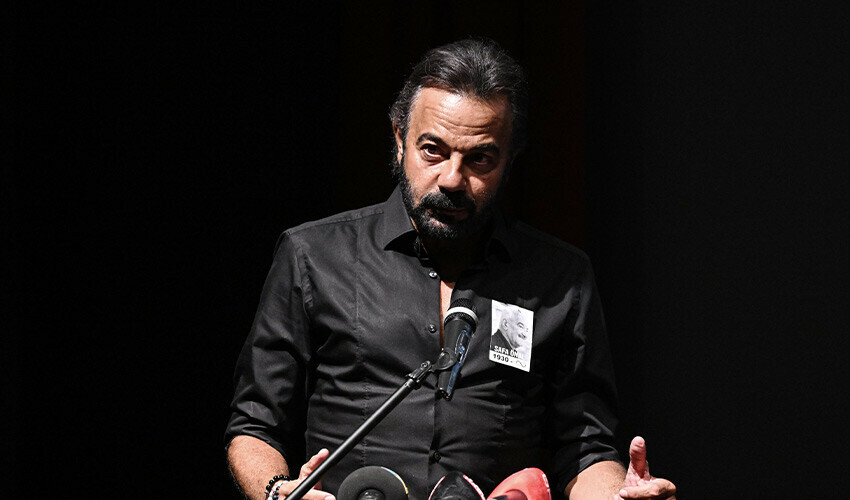 Usta senarist Safa Önal son yolculuğuna uğurlandı, cenazesine Yeşilçam’ın usta isimleri katıldı Usta senarist Safa Önal son yolculuğuna uğurlandı, cenazesine Yeşilçam’ın usta isimleri katıldı