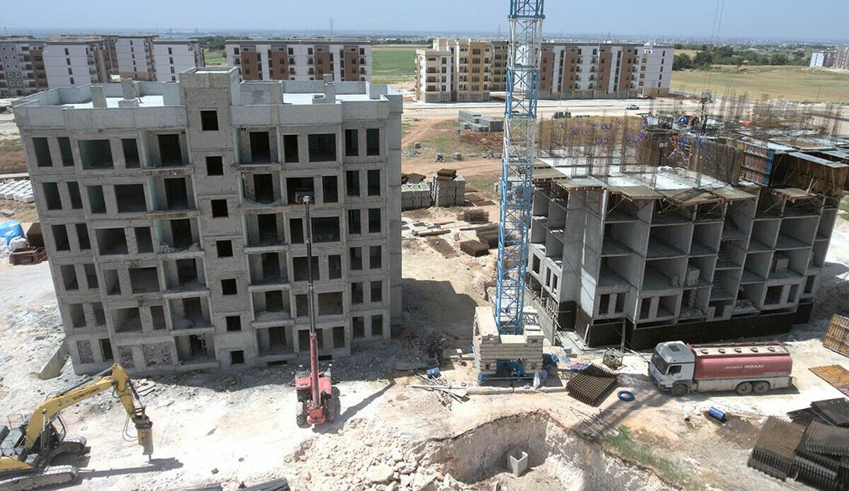 Bakan Özhaseki açıkladı: Adana’da deprem konutları hızla yükseliyor Bakan Özhaseki açıkladı: Adana’da deprem konutları hızla yükseliyor