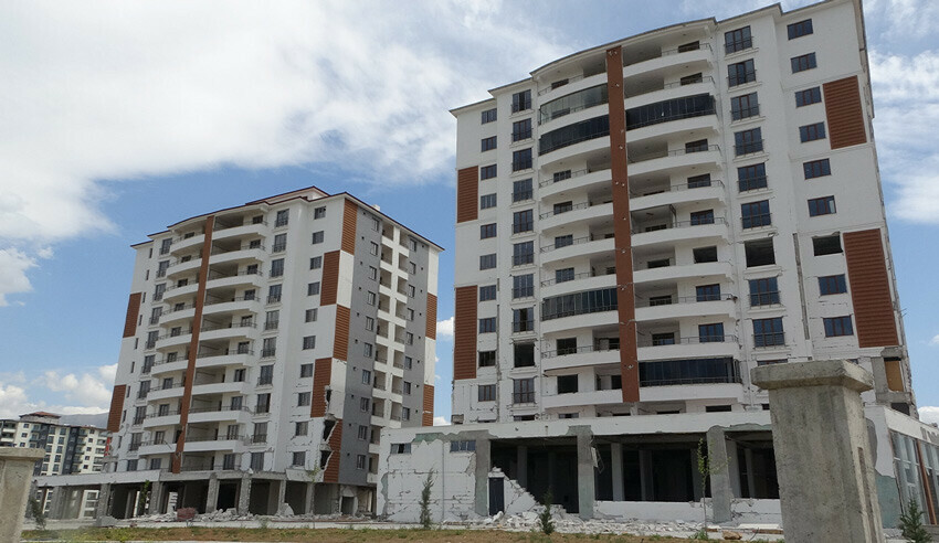 Malatya'da dönüşüm sürüyor: Yüksek binalar dinamitle yıkılacak Malatya'da dönüşüm sürüyor: Yüksek binalar dinamitle yıkılacak