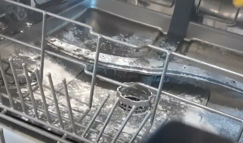 Kötü kokuyu yok ediyor, performansını katlıyor… Bulaşık makinesini çalıştırırken bilmeniz gereken teknik