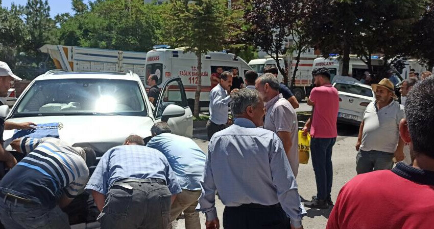 Ahlat Belediye Başkanı Çoban trafik kazası geçirdi! 7 kişi yaralandı Ahlat Belediye Başkanı Çoban trafik kazası geçirdi! 7 kişi yaralandı