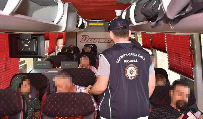 Düzensiz göçle mücadelede 7. Huzur Operasyonu: 113 bini Türk, 292 şahıs sorgulandı