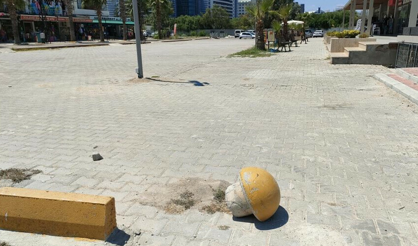 Cezayirli turistten tepki çeken hareket: Drift atıp esnafın üzerine aracını sürdü