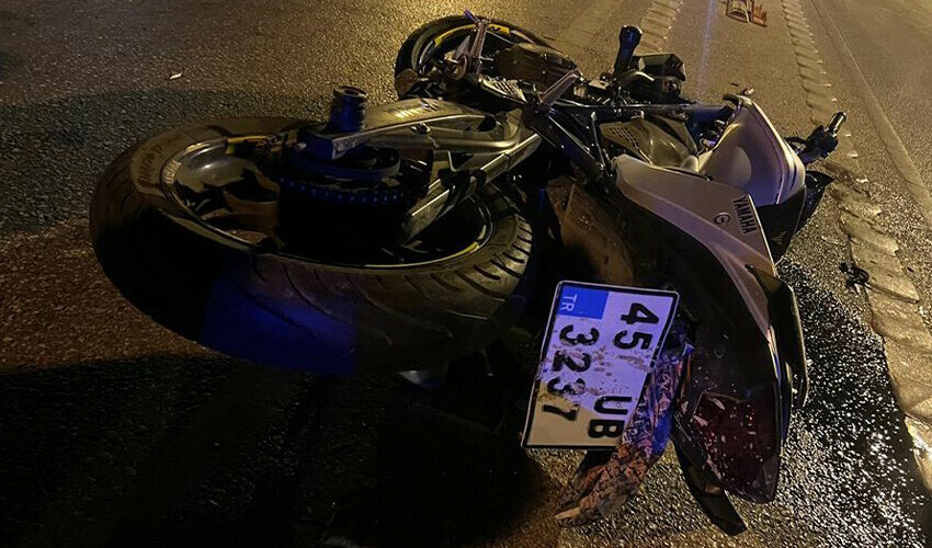 Aşırı hız motorsikletli genci hayattan kopardı, o anlar anbean güvenlik kameralarına yansıdı