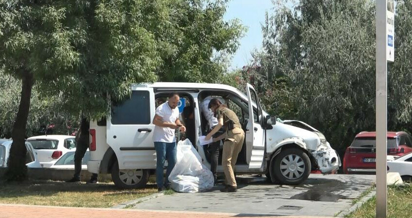Samsun'da sivil polis aracı otomobile çarptı! 3'ü polis 4 yaralı Samsun'da sivil polis aracı otomobile çarptı! 3'ü polis 4 yaralı