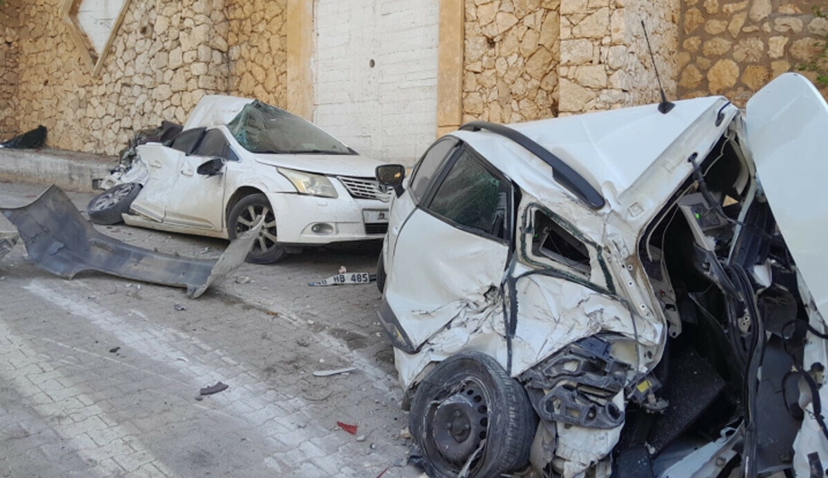 Antalya&#039;da kontrolden çıkan beton mikseri 11 aracı hurdaya çevirdi