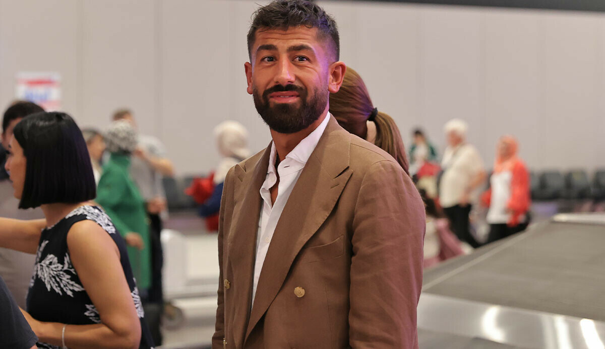 Galatasaraylı taraftarların 'dayı' lakabını taktığı Kerem Demirbay İstanbul'a geldi! "Zor bir 1,5 ay geçirdik ama savaştık" Galatasaraylı taraftarların 'dayı' lakabını taktığı Kerem Demirbay İstanbul'a geldi! "Zor bir 1,5 ay geçirdik ama savaştık"