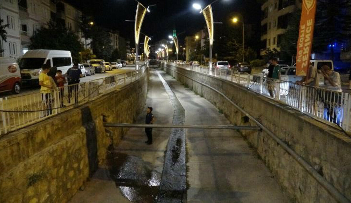 Daha 16 yaşındaydı: İki grup arasında çıkan kavgada hayatını kaybetti Daha 16 yaşındaydı: İki grup arasında çıkan kavgada hayatını kaybetti