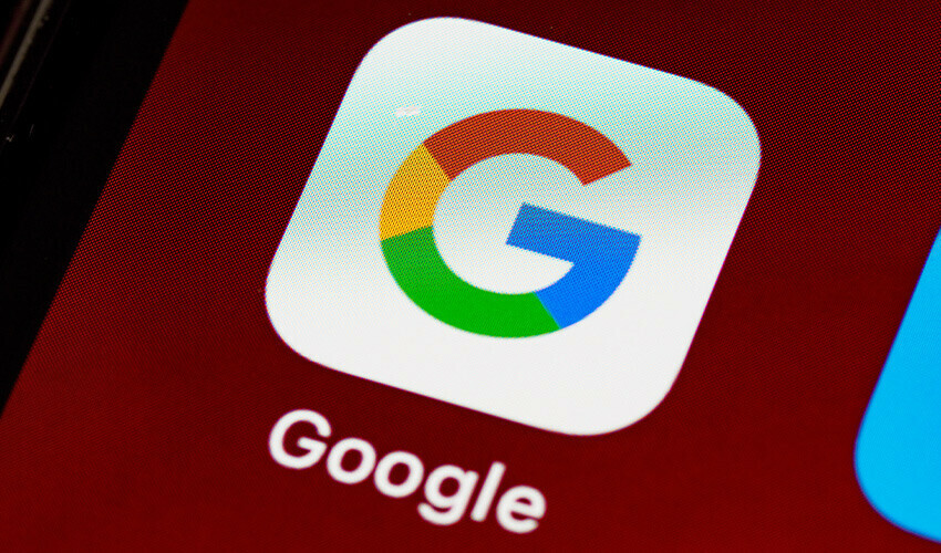 <h3><strong>CHROME DEĞİŞİKLİĞİ NE ZAMAN OLACAK?</strong></h3><p> </p><p>Shiftdelete.net'in derlediği bilgilere göre, ChromeOS’teki kod değişiklikleri, Lacros’un varsayılan olarak Chrome’un yerini alabileceğini gösteriyor. Bu büyük değişiklik, muhtemelen Ağustos-Eylül ayında yayınlanacak <strong>ChromeOS 116 güncellemesiyle sunulacak</strong>.</p>