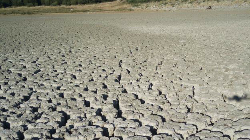 Son halini görenler inanamadı! Çanakkale’de Kumköy Barajı tamamen kurudu Son halini görenler inanamadı! Çanakkale’de Kumköy Barajı tamamen kurudu