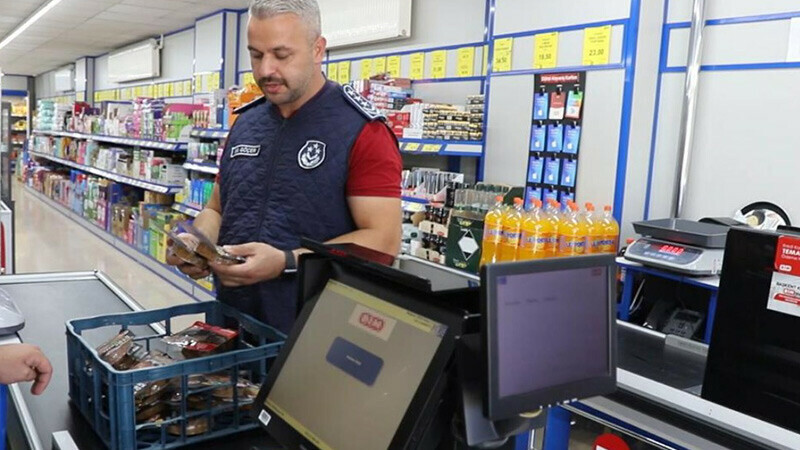 Ünlü markette insan sağlığı hiçe sayıldı! Market zincirinden beklenmeyen hareket: Rafları görenler şok oldu BİM- Kırıkkale- zabıta