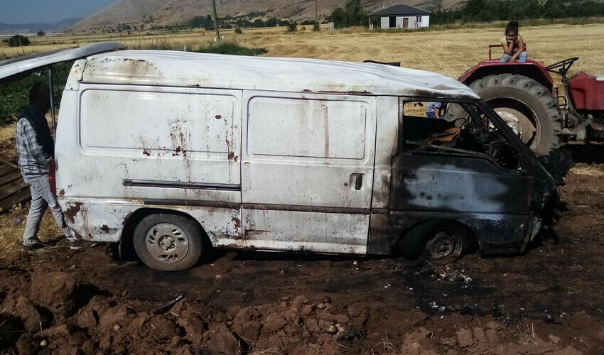 Az kalsın yanıyordu! Alevlerin arasından kıl payı kurtarıldı Az kalsın yanıyordu! Alevlerin arasından kıl payı kurtarıldı