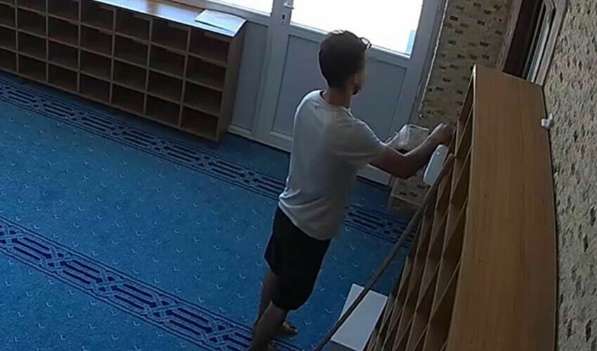 Cami hırsızına Eyyam-ı bahur şoku! Çalmak için girdi, serinleyip çıktı!