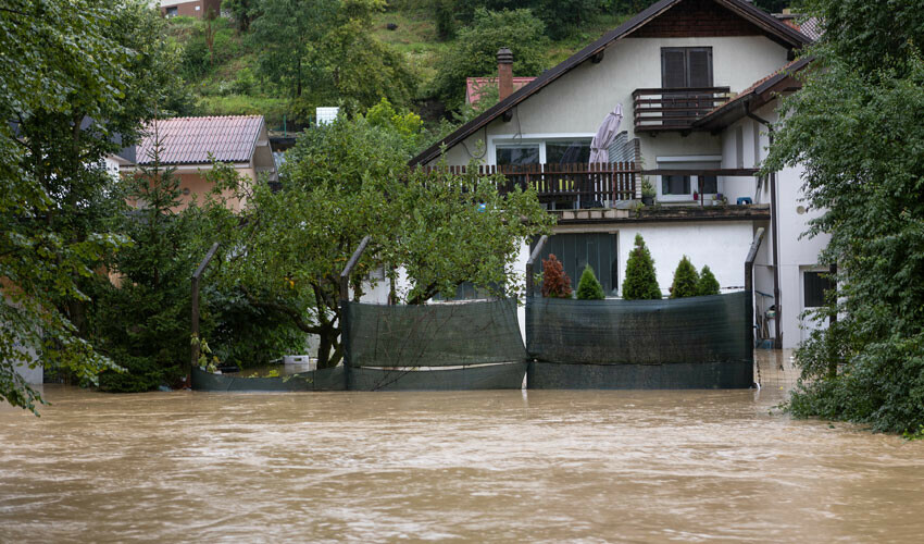Slovenya'da kırmızı alarm: Bin yıldır böyle sel görmedik