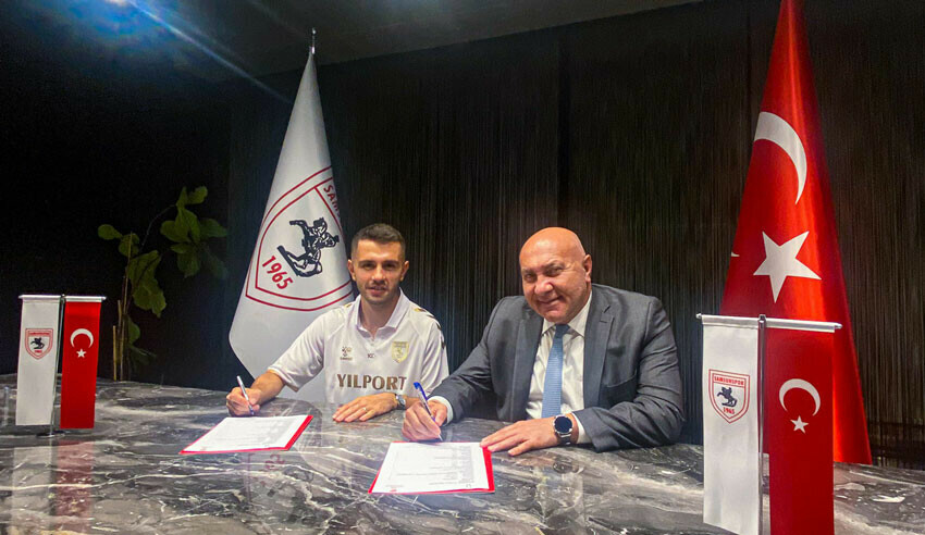 Emre Kılınç resmen Samsunspor'da! 3 yıllık imzayı bonservissiz attı Emre Kılınç resmen Samsunspor'da! 3 yıllık imzayı bonservissiz attı