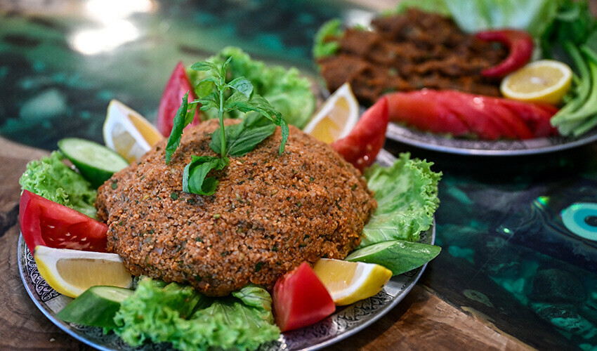 4 bin yıllık çiğ köfte tarifi… Tadıyla etlisini tahtından ediyor