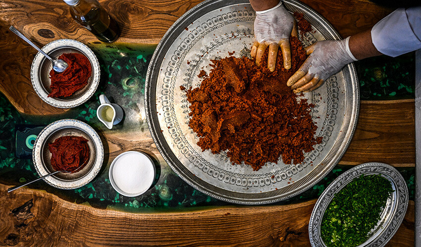 4 bin yıllık çiğ köfte tarifi… Tadıyla etlisini tahtından ediyor