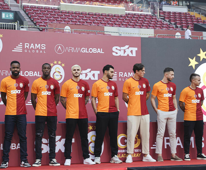 Galatasaray UEFA kadrosunu bildirdi! Icardi ve Zaha eklendi, 3 isim çıkarıldı Galatasaray UEFA kadrosunu bildirdi! Icardi ve Zaha eklendi, 3 isim çıkarıldı