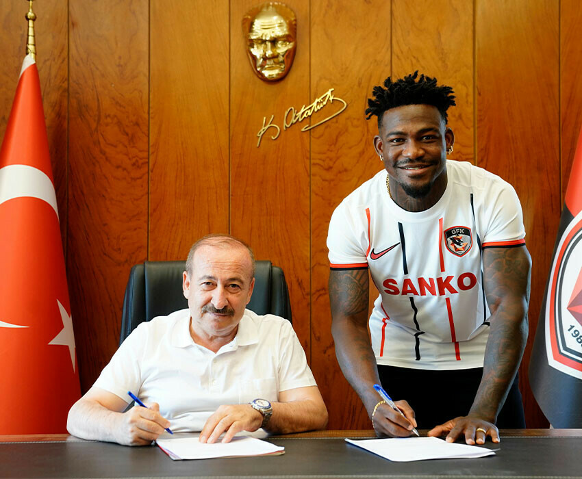 Kolombiyalı golcü Brayan Riascos Süper Lig'de! 1 yıllık sözleşme imzaladı