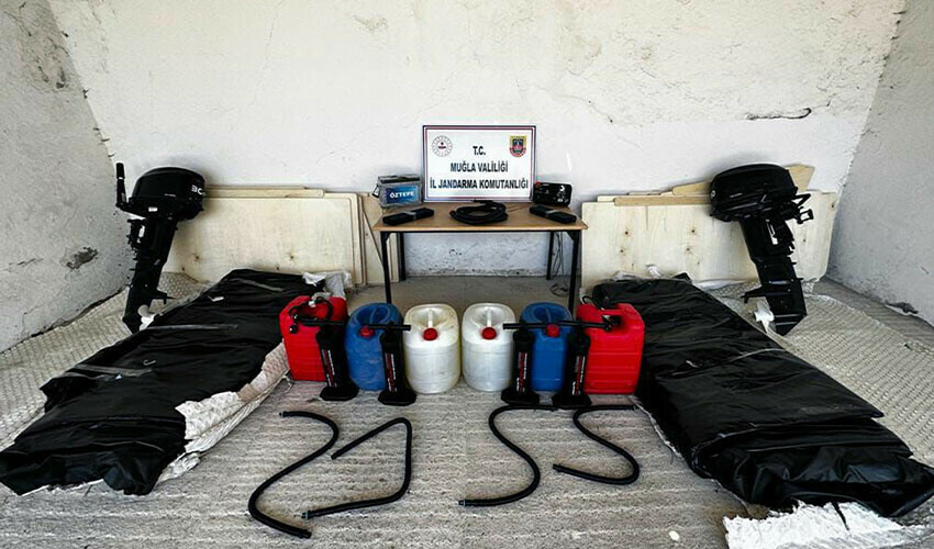 12 göçmen kaçakçısı tutuklandı: 68 düzensiz göçmen sınır dışı edilecek 12 göçmen kaçakçısı tutuklandı: 68 düzensiz göçmen sınır dışı edilecek