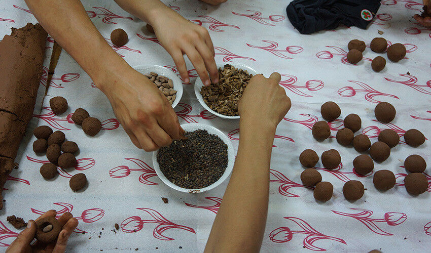 Depremzede çocuklar İstanbul'daki izci kampında bir araya geldi Depremzede çocuklar İstanbul'daki izci kampında bir araya geldi