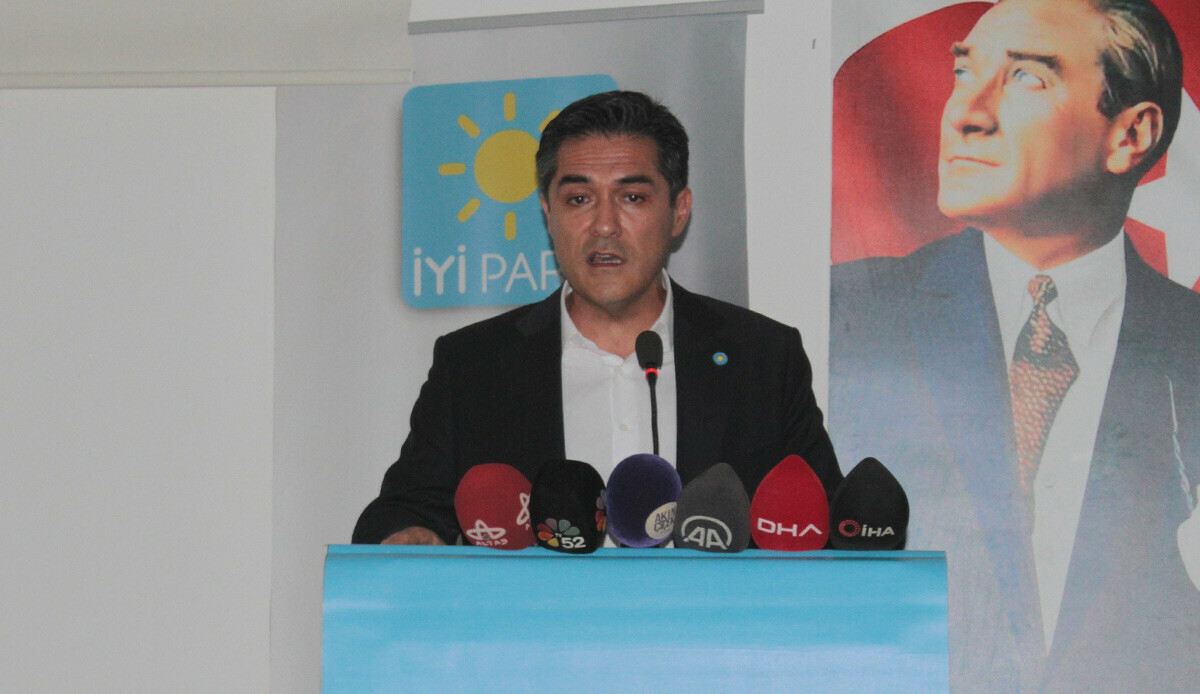 İYİ Parti'de iftira tartışması: 'Deli saçması' beyanlardır İYİ Parti'de iftira tartışması: 'Deli saçması' beyanlardır