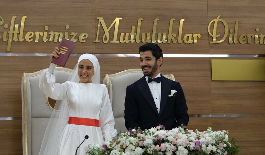 Kızılcık Şerbeti’ne sürpriz transfer! Nursema ve Umut ilişkisinde dengeleri değiştirecek Kızılcık Şerbeti’ne sürpriz transfer! Nursema ve Umut ilişkisinde dengeleri değiştirecek