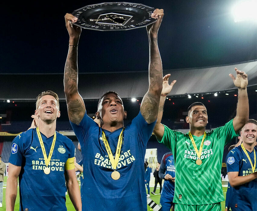 Hollanda Süper Kupa'da şampiyon PSV oldu! Galatasaraylı eski futbolcu sezona kupayla başladı