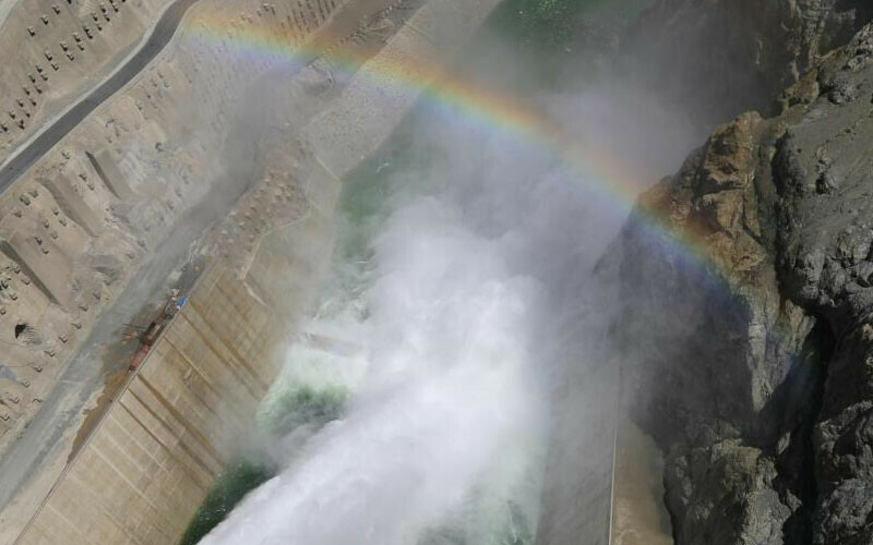 Yusufeli Barajı’nın kapaklarının açılmasıyla görsel şölen oluştu