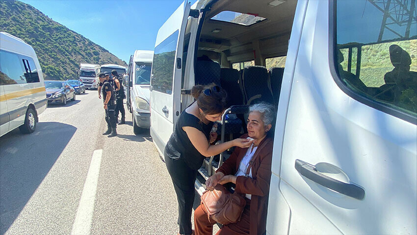 Son dakika... Kılıçdaroğlu'nun konvoyunda zincirleme kaza: Çok sayıda yaralı