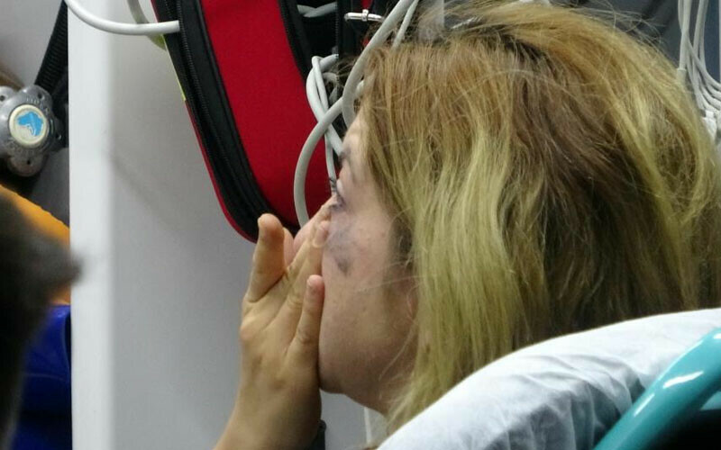 Otomobilde başlayan kavga caddeye taştı: Darp ettiği kadınları yolun ortasında bırakıp kaçtı