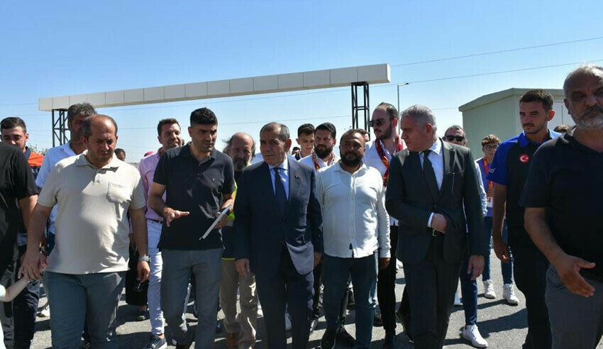 Galatasaray Kahramanmaraş’ta! 600 konteynerden sonra şimdi de 100 kalıcı konut yapılacak Galatasaray Kahramanmaraş’ta! 600 konteynerden sonra şimdi de 100 kalıcı konut yapılacak