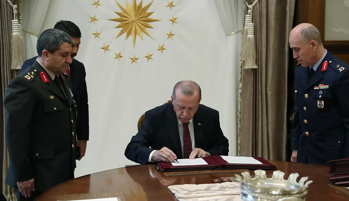 Vesayet kırıldı, karar hükûmette Vesayet kırıldı, karar hükûmette
