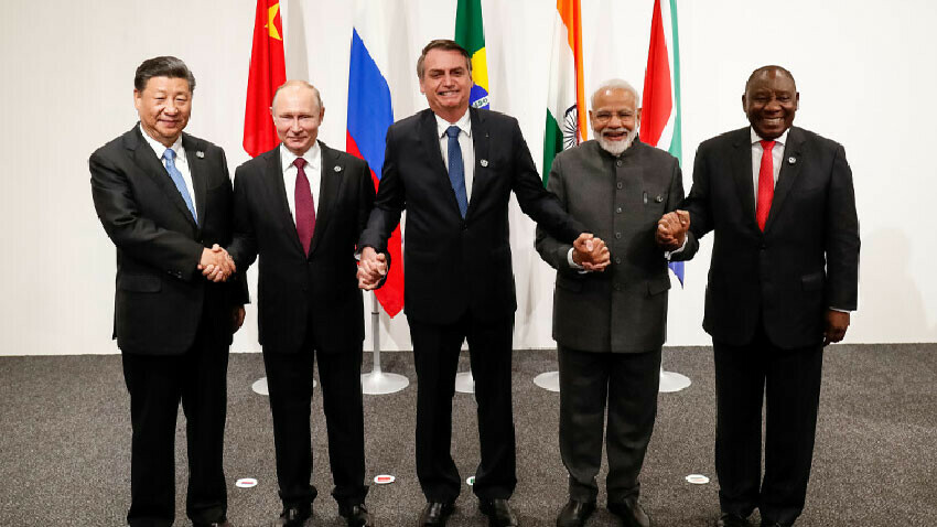 Doları tahtından edecek para birimi geliyor! Türkiye'yi de davet ettiler: Gözler 22 Ağustos'a çevrildi Doları tahtından edecek para birimi geliyor! Türkiye'yi de davet ettiler: Gözler 22 Ağustos'a çevrildi - 1. Resim