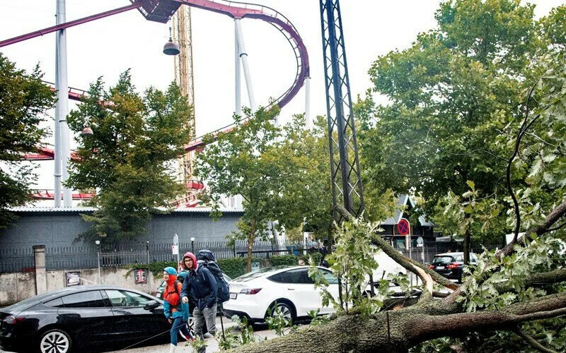 Kuzey Avrupa fırtına ve sellere teslim oldu: 1 ölü 2 yaralı Kuzey Avrupa fırtına ve sellere teslim oldu: 1 ölü 2 yaralı