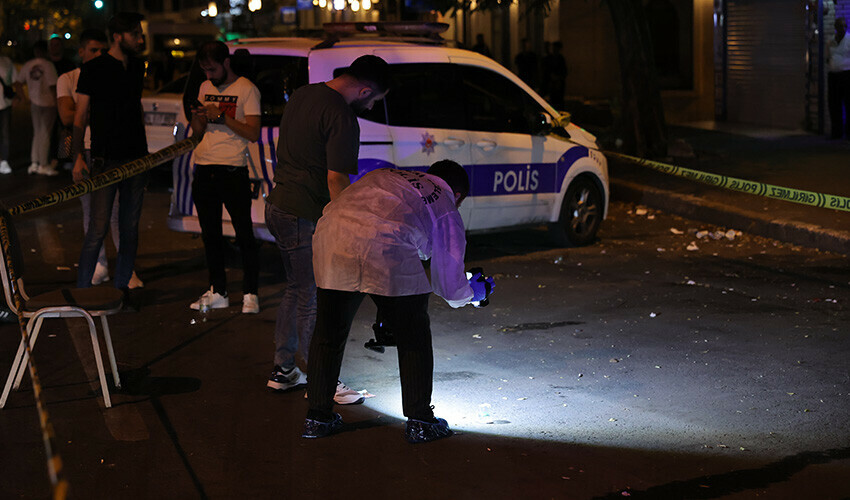 Beyoğlu'nda silahlı saldırı:1 ölü, 1 yaralı Beyoğlu'nda silahlı saldırı:1 ölü, 1 yaralı