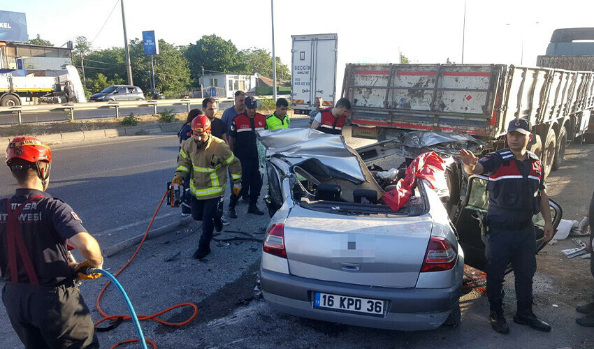 Tatil dönüşü korkunç kaza: 4 ölü
